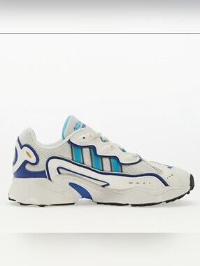 Adidas Ozweego/ Athletic Shoes - BNIB  Retro 90's Trendy Chunky, Dad Shoes